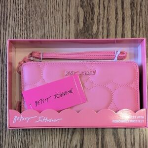 Betsey Johnson Pink Quilted Heart Wristlet Wallet New with Tags in Box